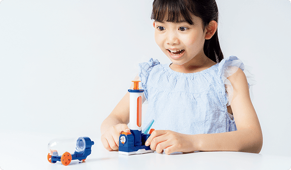 試行錯誤しながら実験するうちに、「もっと知りたい！」という好奇心を育みます

